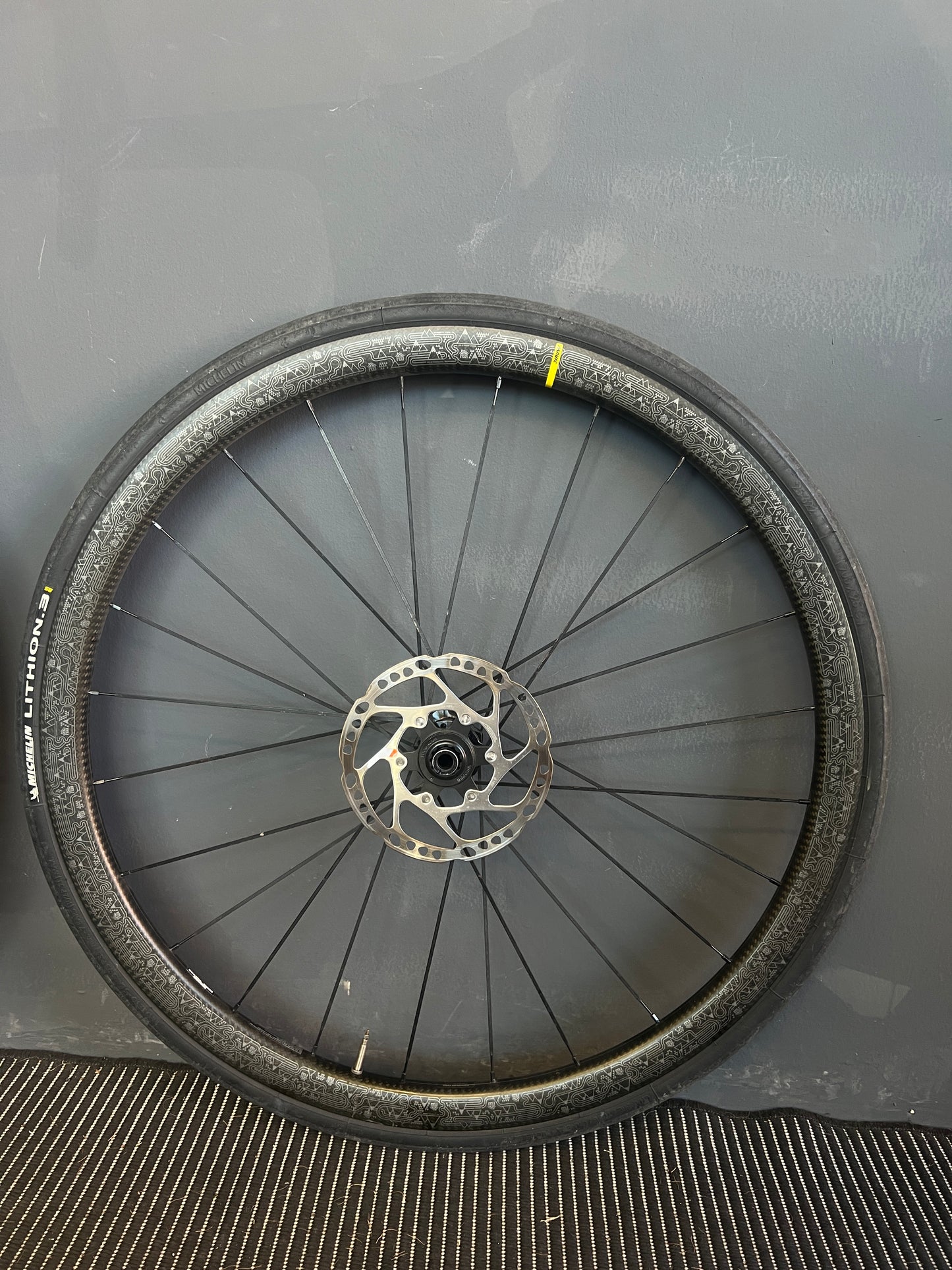 Mavic Cosmic SLR 35 Paris edition